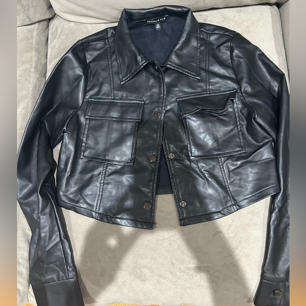 Cropped leather jacket
